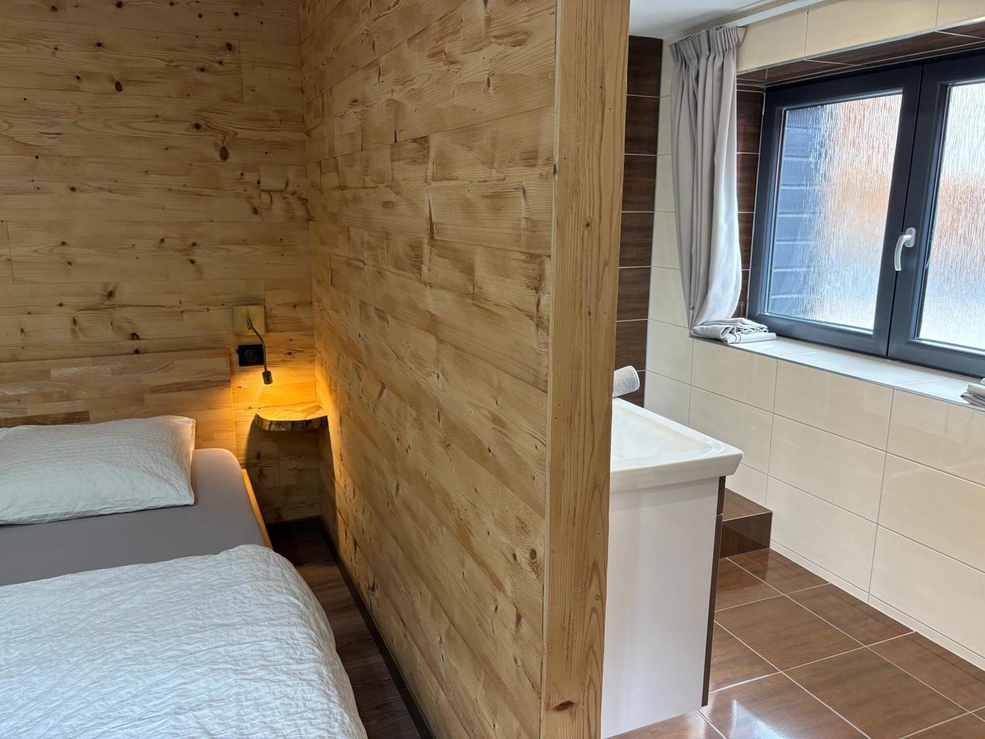 La Ferme De Rochesson, Jacuzzis & Piscine Commune ภายนอก รูปภาพ
