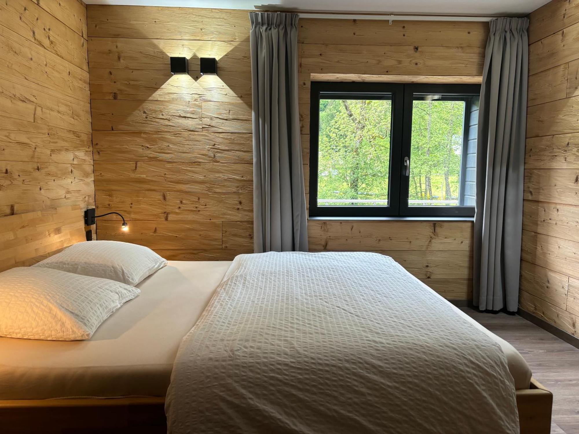 La Ferme De Rochesson, Jacuzzis & Piscine Commune ภายนอก รูปภาพ
